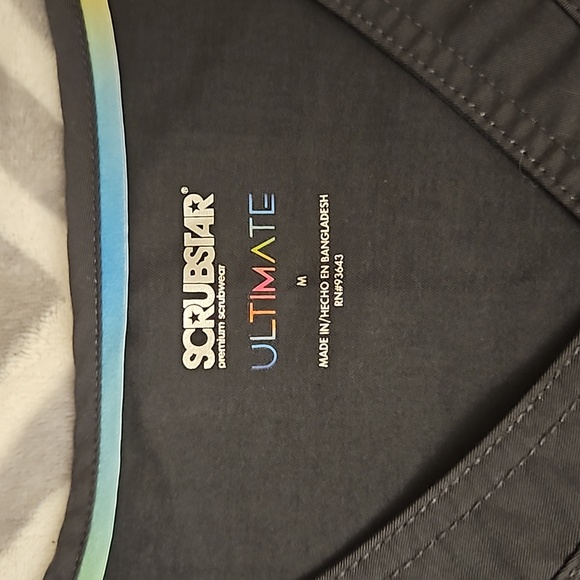 Scrubstar | Ultimate Gray Scrub Top - Medium - Picture 4 of 4